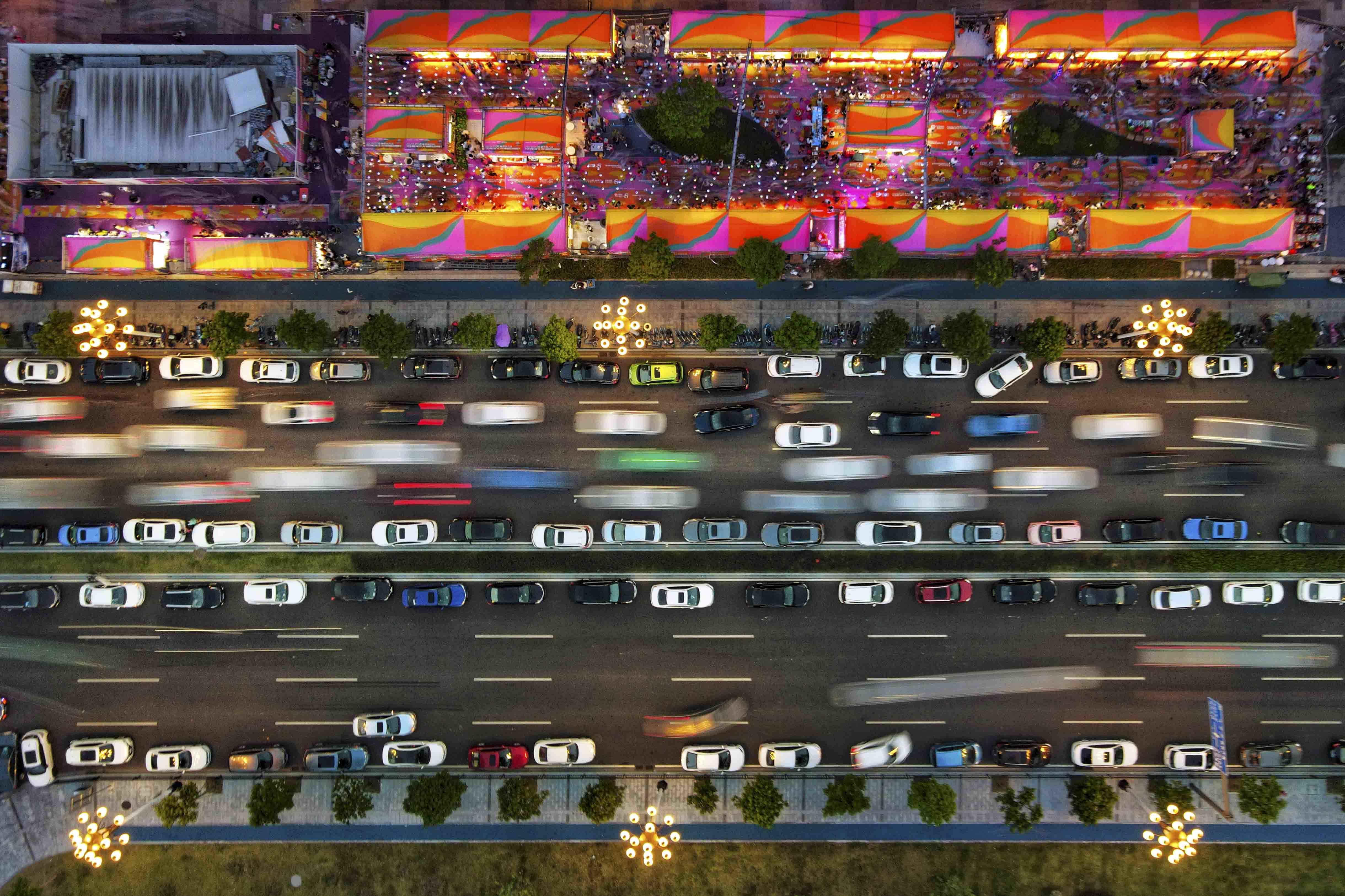 《夜市》航拍组18718888008廖志远1.jpg