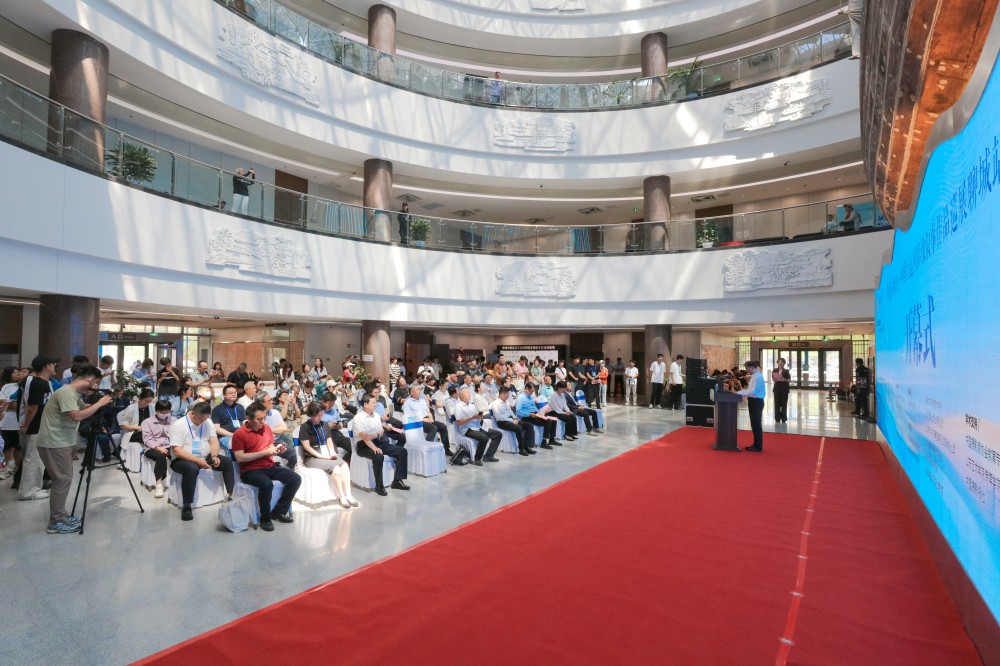 国家艺术基金2025年度传播交流推广资助项目“时代的脉动：中国大运河影像叙事作品巡展”启动仪式暨聊城首站揭幕展现场 (1).jpg