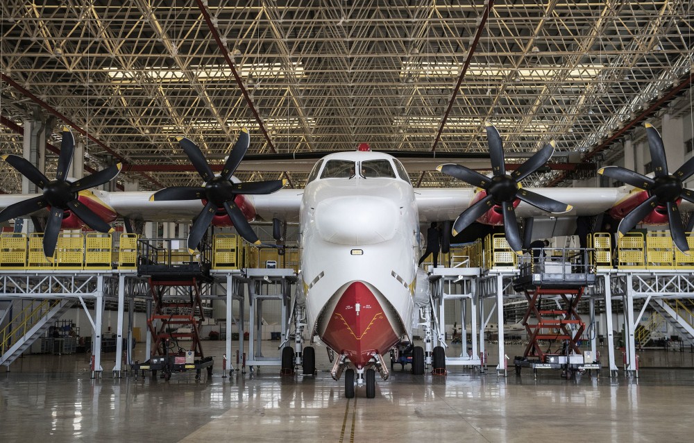 1761133533716514.jpg 肖雄-“鲲龙”AG600正进行相关系统调试.jpg